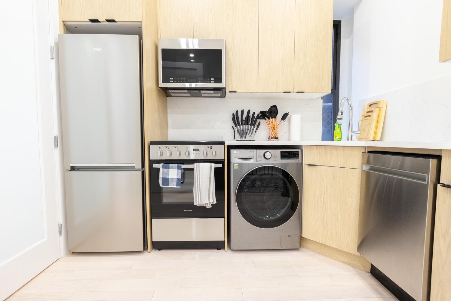 170-g 3br Duplex With Private Yard In E Village Apartment